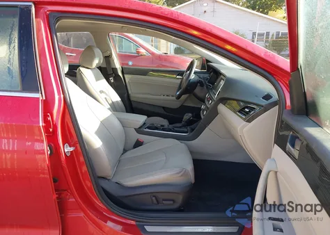 2019 Hyundai Sonata Limited z USA, uszkodzony, nr VIN 5NPE34AF6KH814747